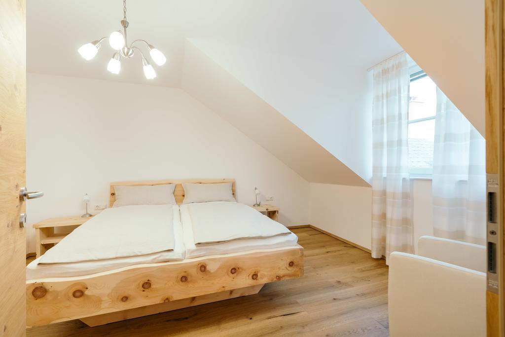 Ferienwohnung Mayrhofer 호프크리첸임무크리스 외부 사진